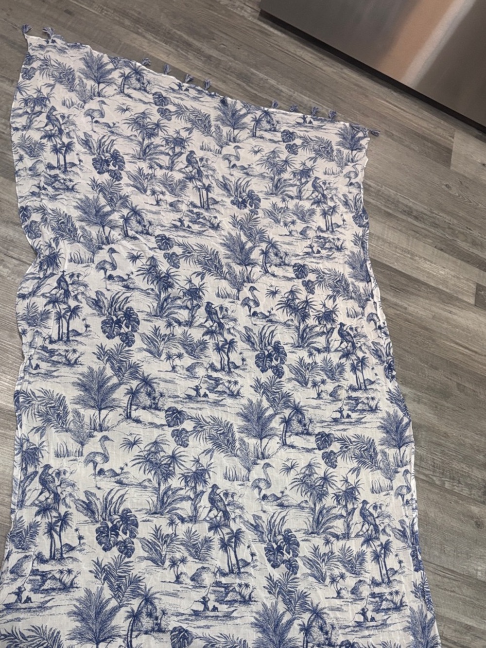 J. McLaughlin Scarf  Blue White Floral Cotton Fringe Giardino Toile 35X35